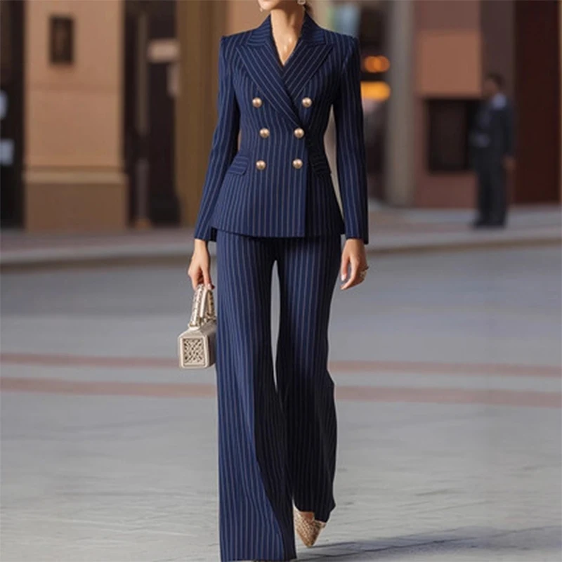 tailleur femme coupe ajustée avec rayures