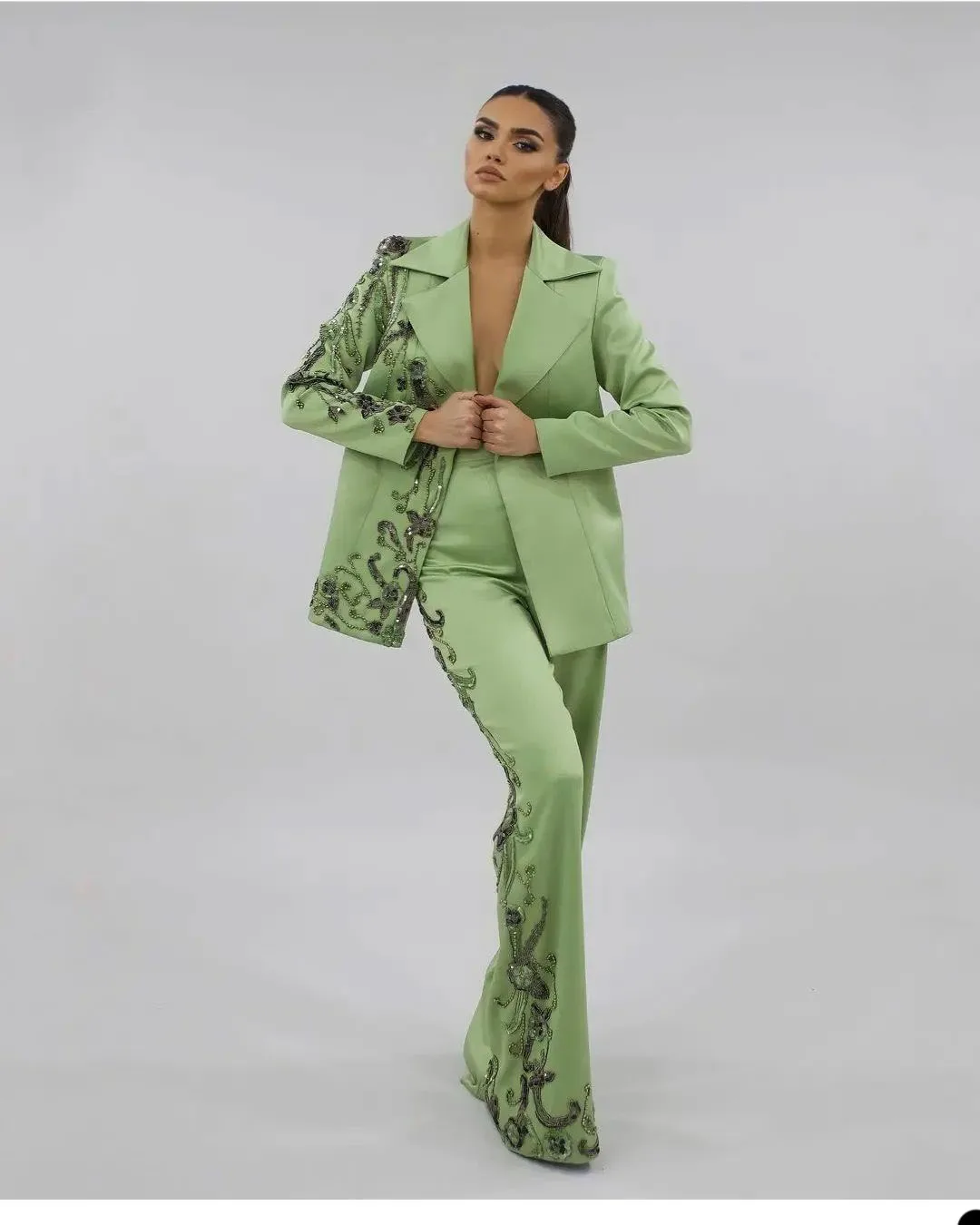 costume vert sauge mariage femme